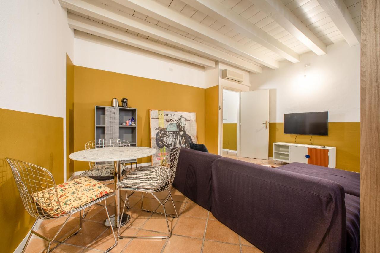 Arena, Center, Hospital - "The Yellow" Apartment Verona Exterior photo