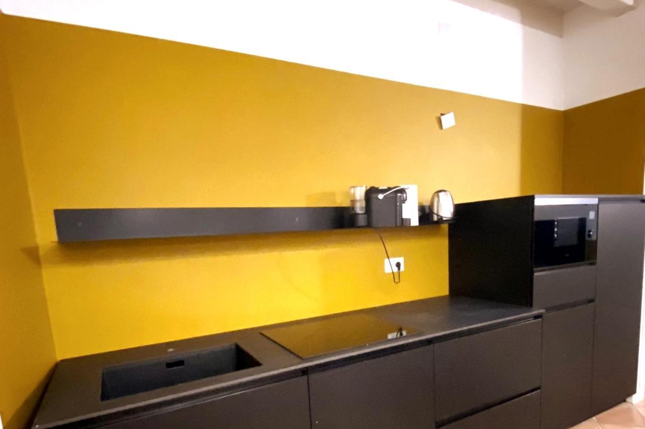 Arena, Center, Hospital - "The Yellow" Apartment Verona Exterior photo